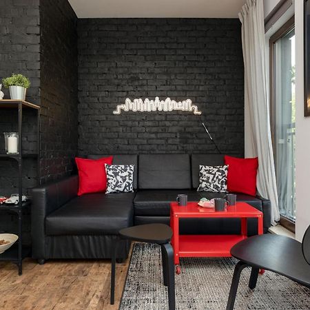 Stylish & Trendy 1 Bedroom Apartment Wola With Parking By Renters Warsawa Bagian luar foto