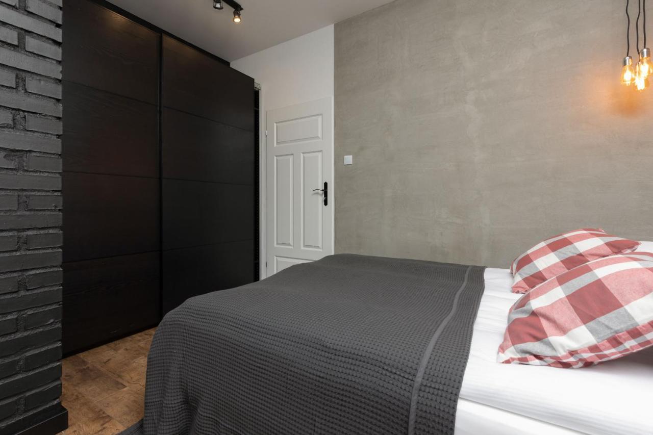 Stylish & Trendy 1 Bedroom Apartment Wola With Parking By Renters Warsawa Bagian luar foto