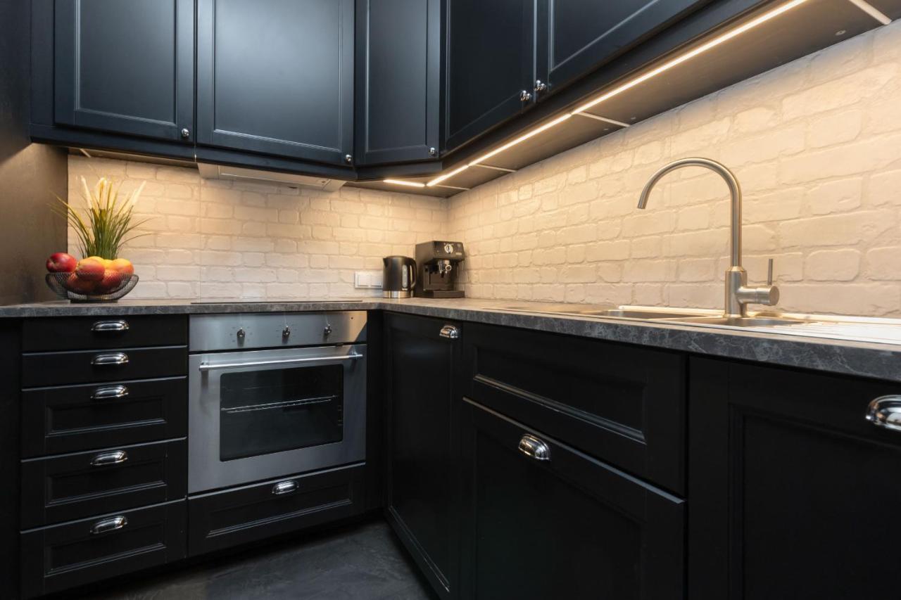 Stylish & Trendy 1 Bedroom Apartment Wola With Parking By Renters Warsawa Bagian luar foto